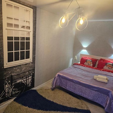 Амстердам Apartamento Kremenchuk Exterior foto